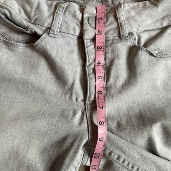 Seven7 Light Wash Jeans – Women’s Size 10 - Picture 4 of 8